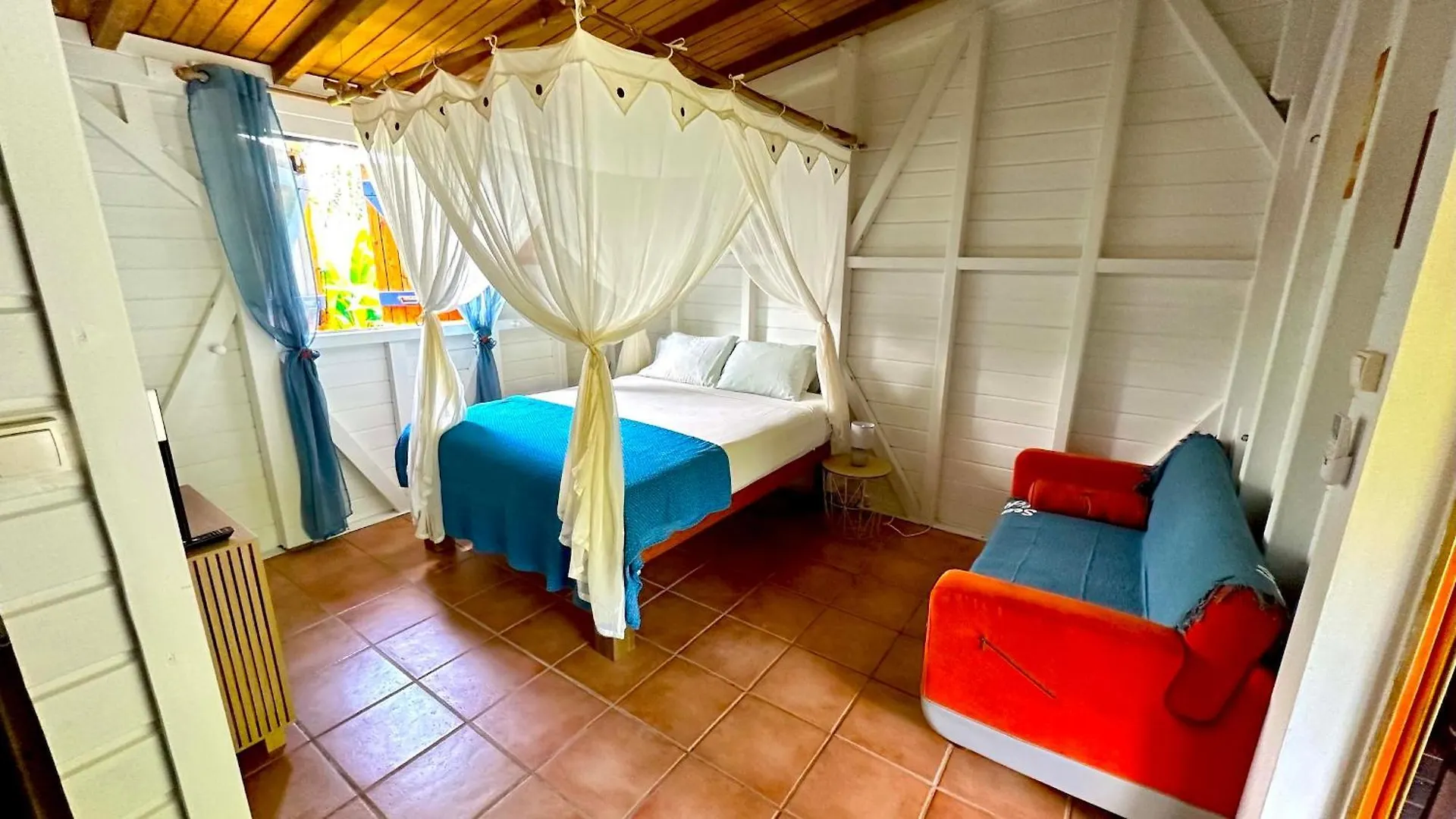 Gites Les Calebassiers Deshaies 0*,  Guadeloupe
